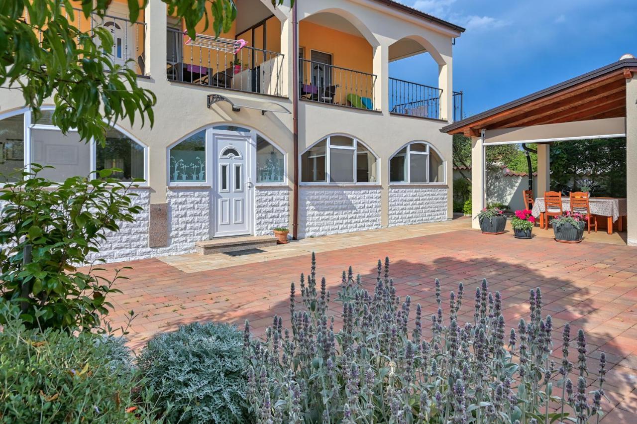 Teuta Apartments - A Beach And A Sea View Peroj Zewnętrze zdjęcie