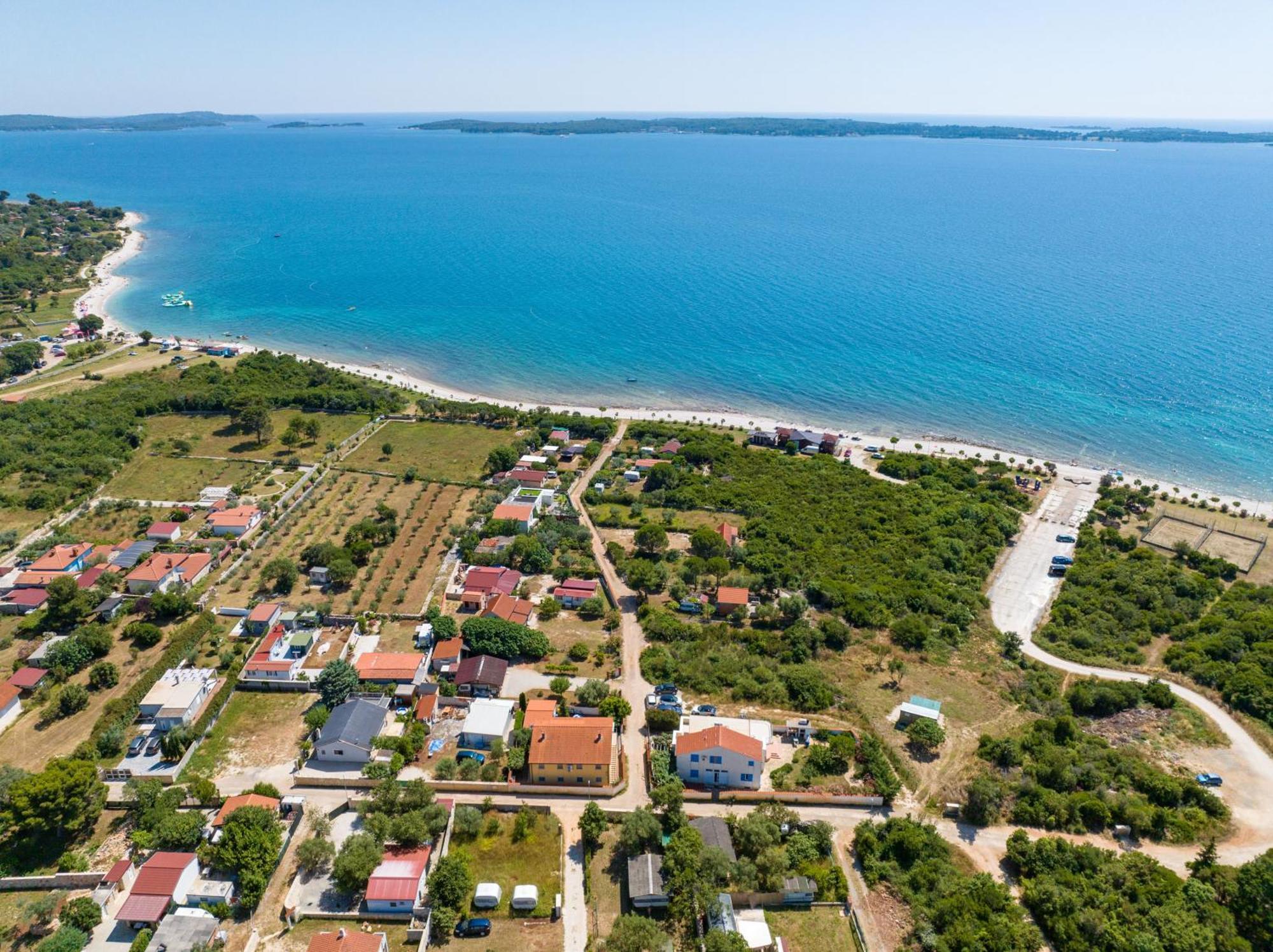 Teuta Apartments - A Beach And A Sea View Peroj Zewnętrze zdjęcie