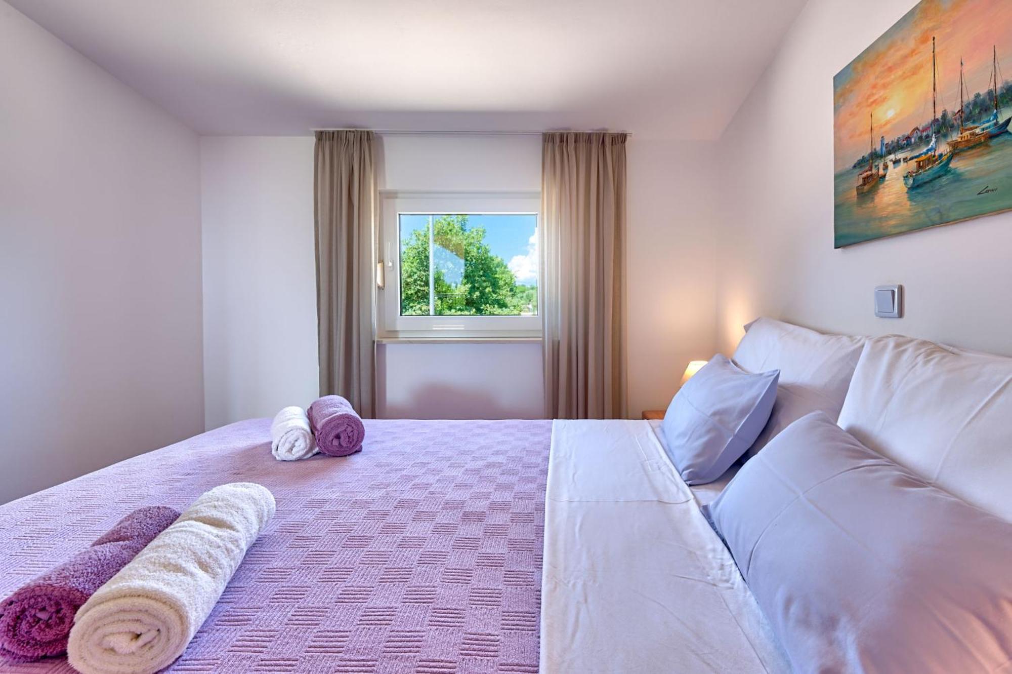 Teuta Apartments - A Beach And A Sea View Peroj Zewnętrze zdjęcie