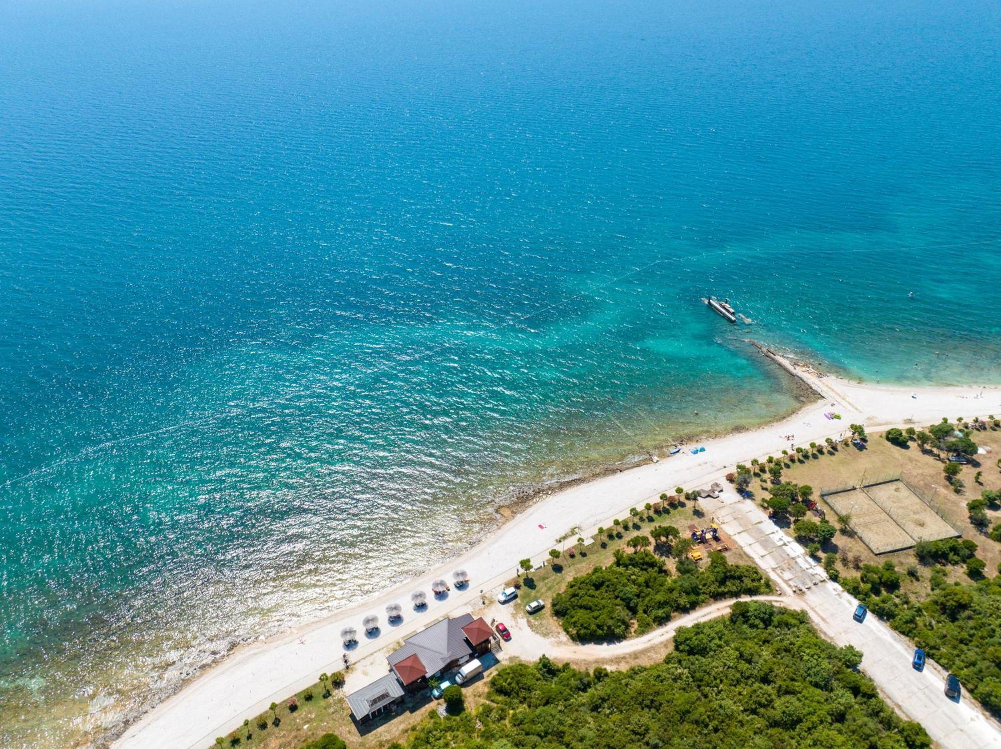 Teuta Apartments - A Beach And A Sea View Peroj Zewnętrze zdjęcie