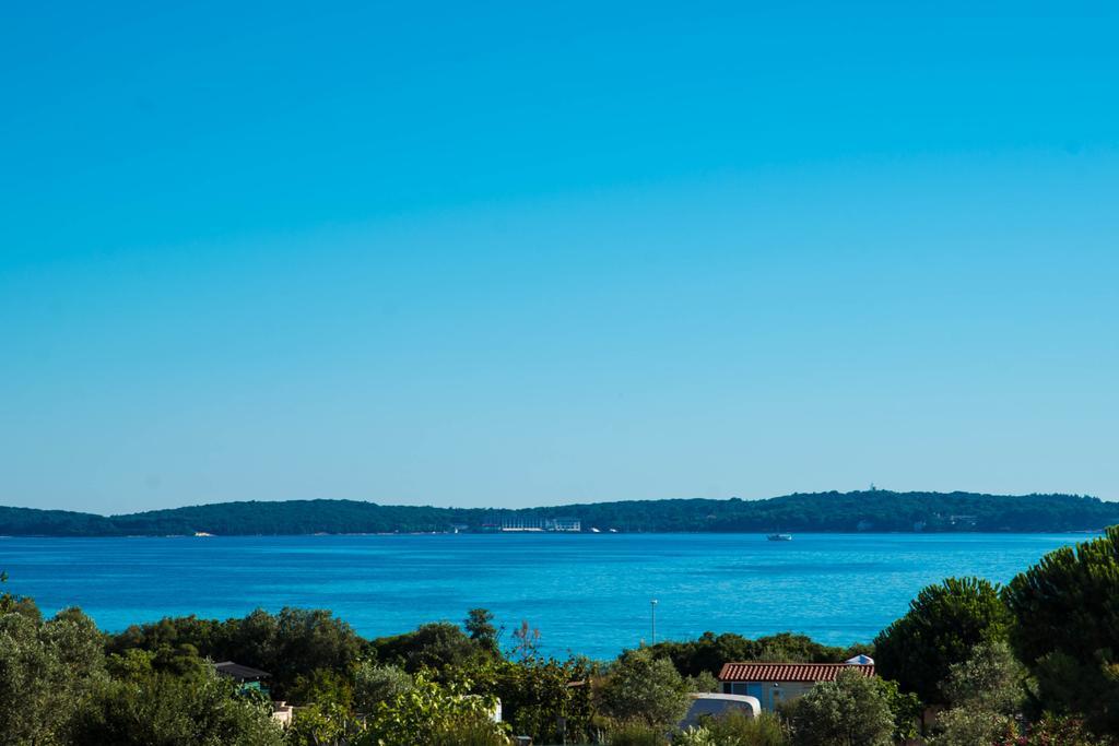 Teuta Apartments - A Beach And A Sea View Peroj Zewnętrze zdjęcie